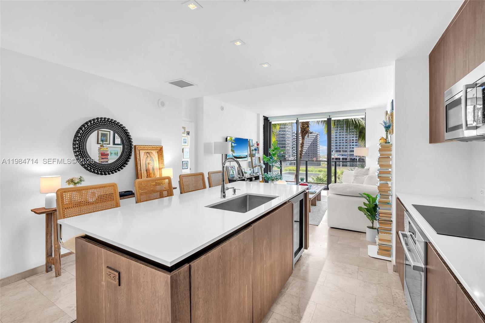 68 SE 6th St #806, Miami FL 33131