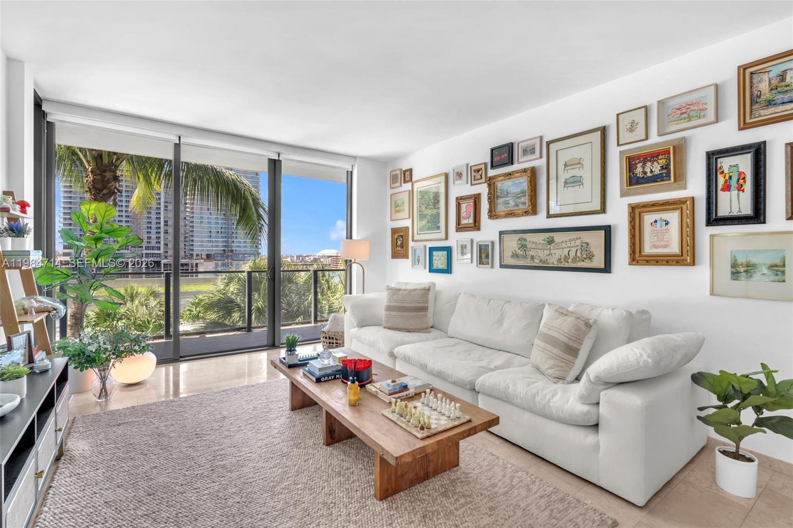 68 SE 6th St #806, Miami FL 33131
