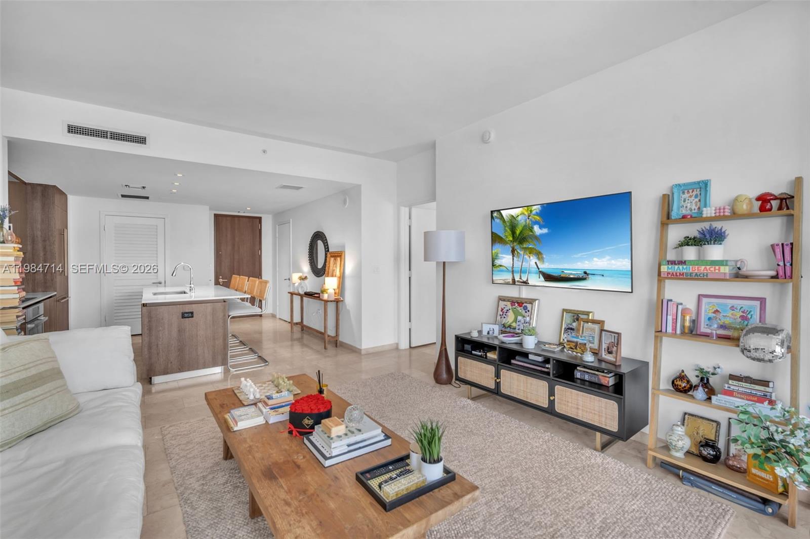 68 SE 6th St #806, Miami FL 33131