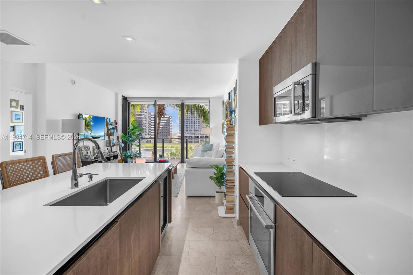 68 SE 6th St #806, Miami FL 33131