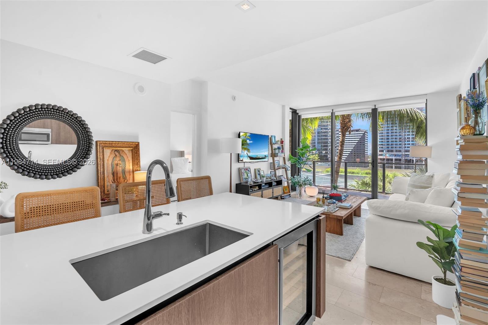 68 SE 6th St #806, Miami FL 33131