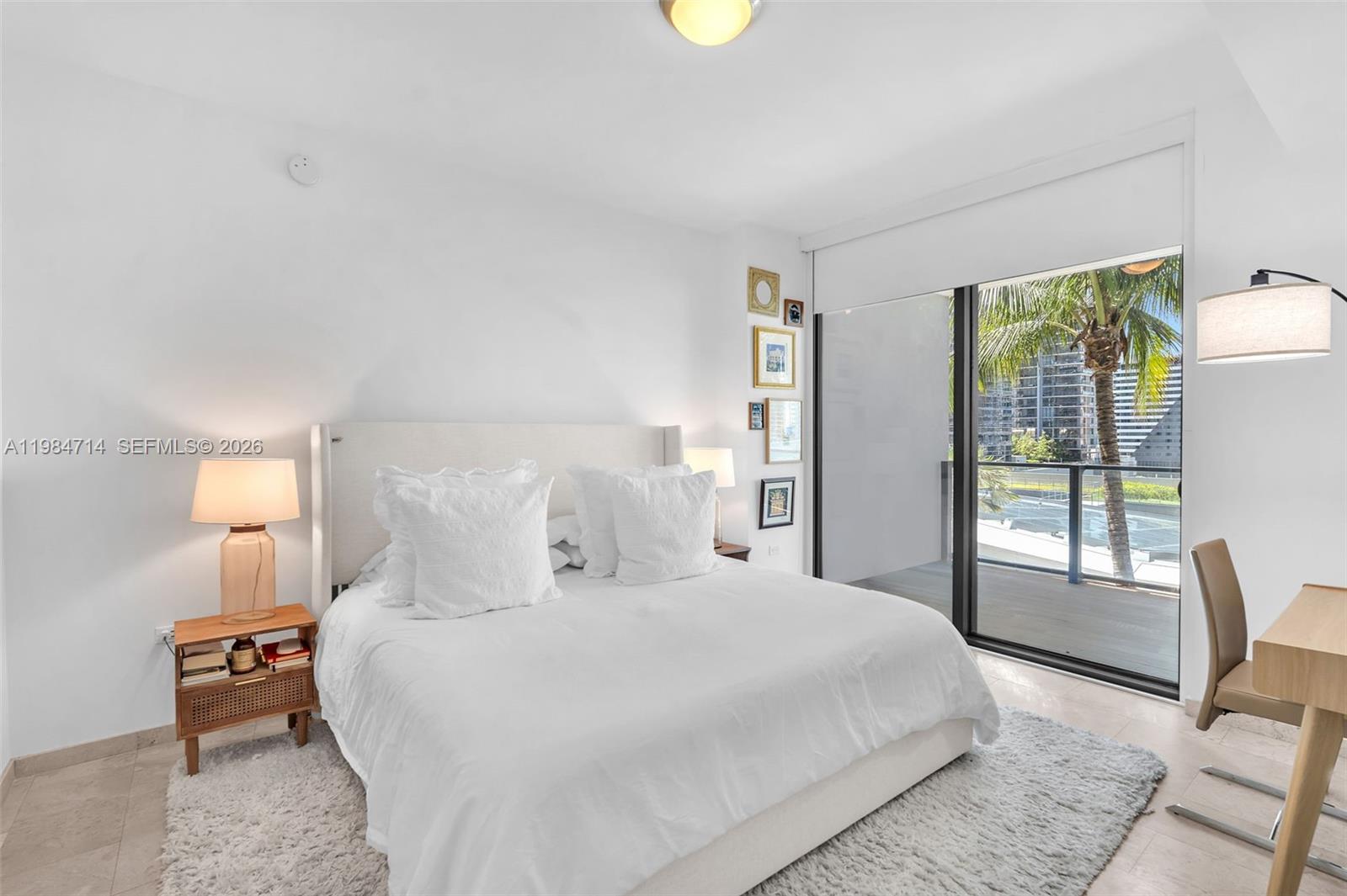 68 SE 6th St #806, Miami FL 33131