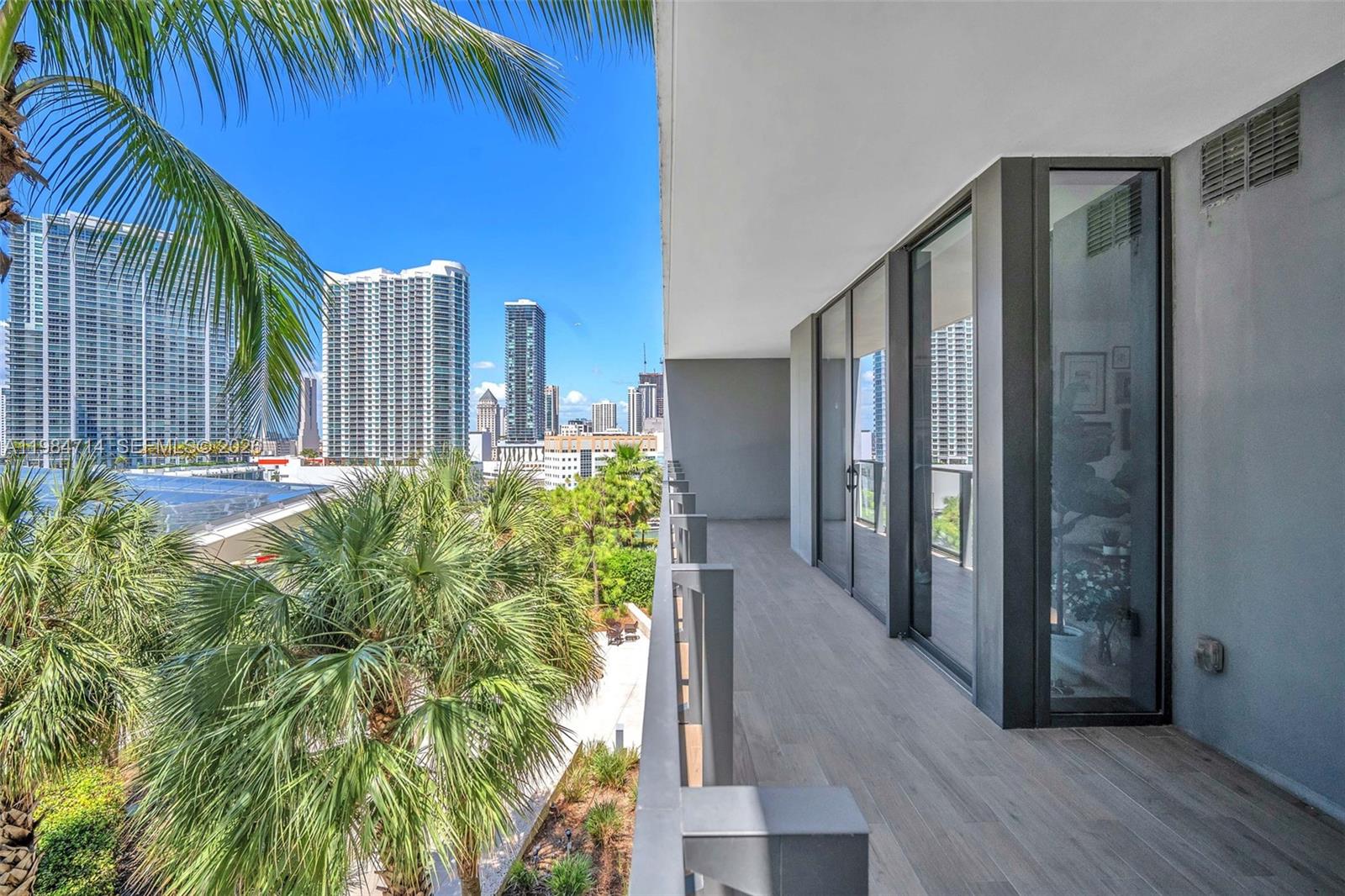 68 SE 6th St #806, Miami FL 33131