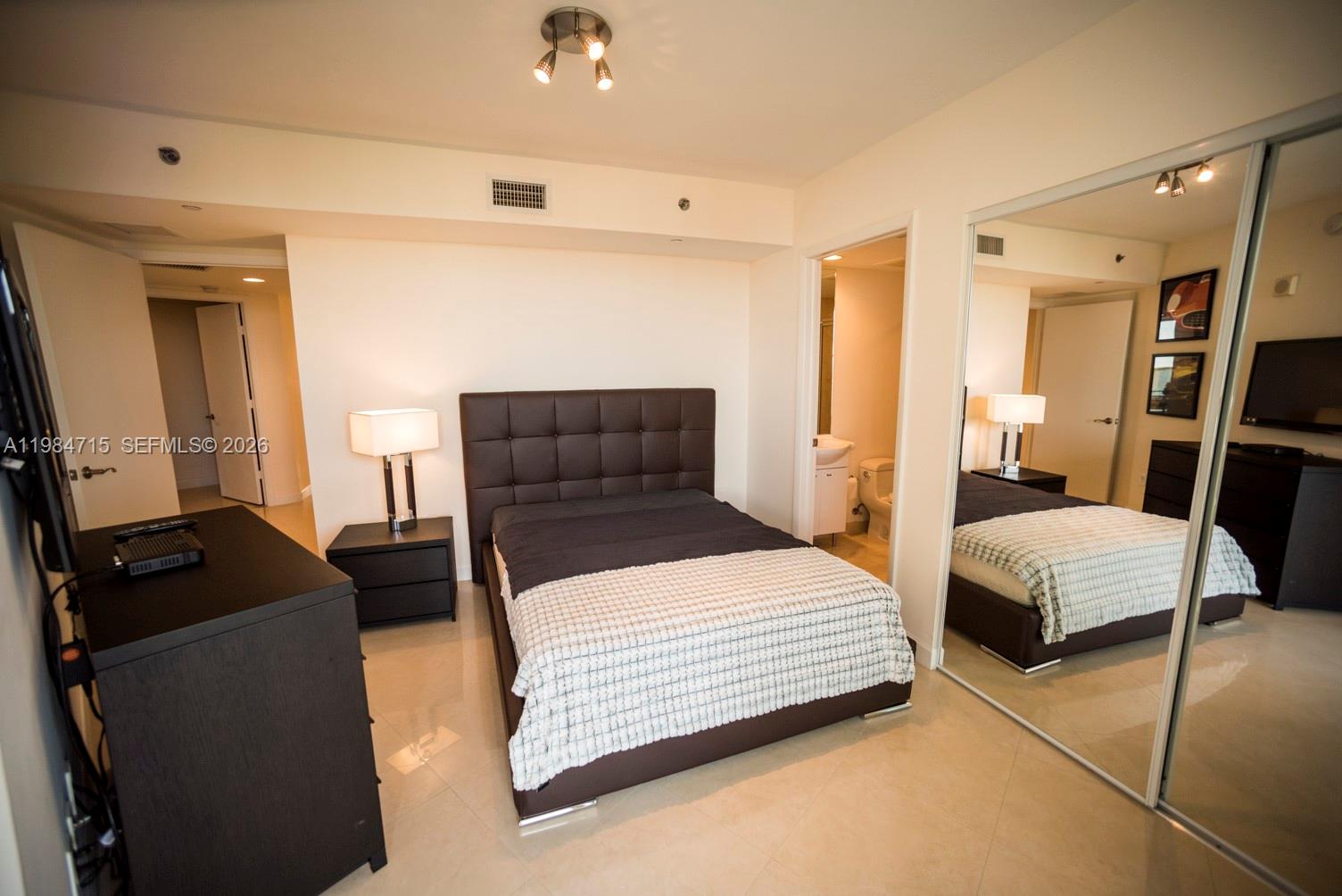 17201 Collins Ave #2104, Sunny Isles Beach FL 33160