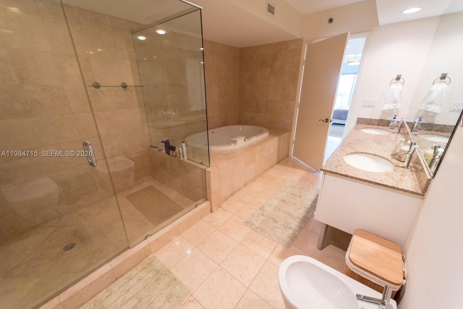 17201 Collins Ave #2104, Sunny Isles Beach FL 33160