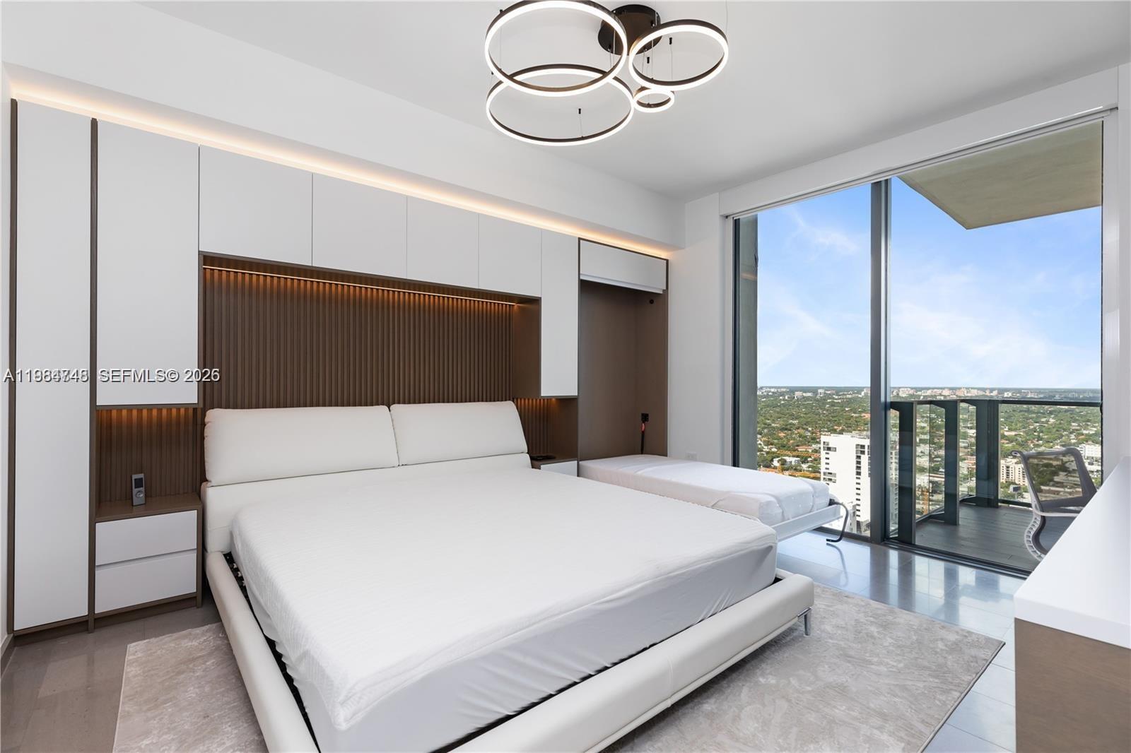 88 SW 7th St #3406, Miami FL 33130