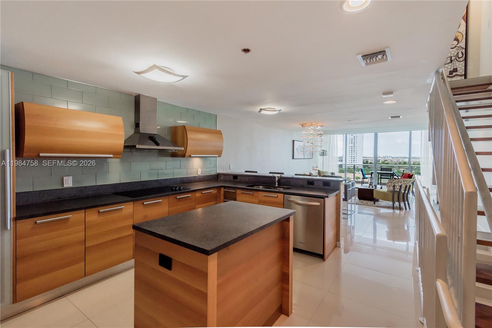 2950 NE 188th ST #504, Aventura FL 33180
