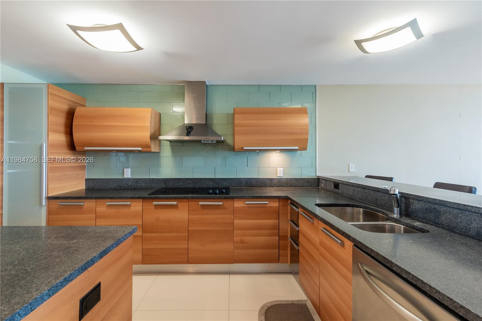 2950 NE 188th ST #504, Aventura FL 33180