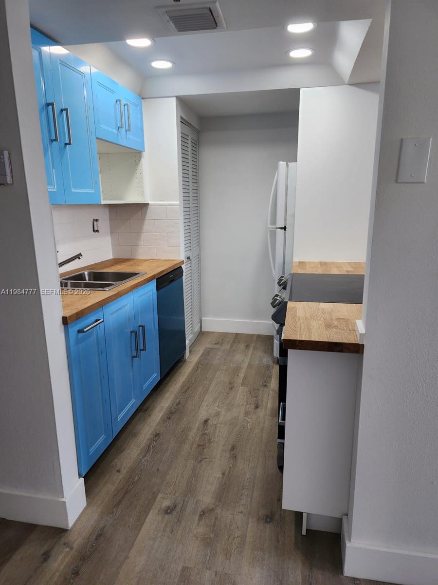 520 Brickell Key Dr #A1517, Miami FL 33131