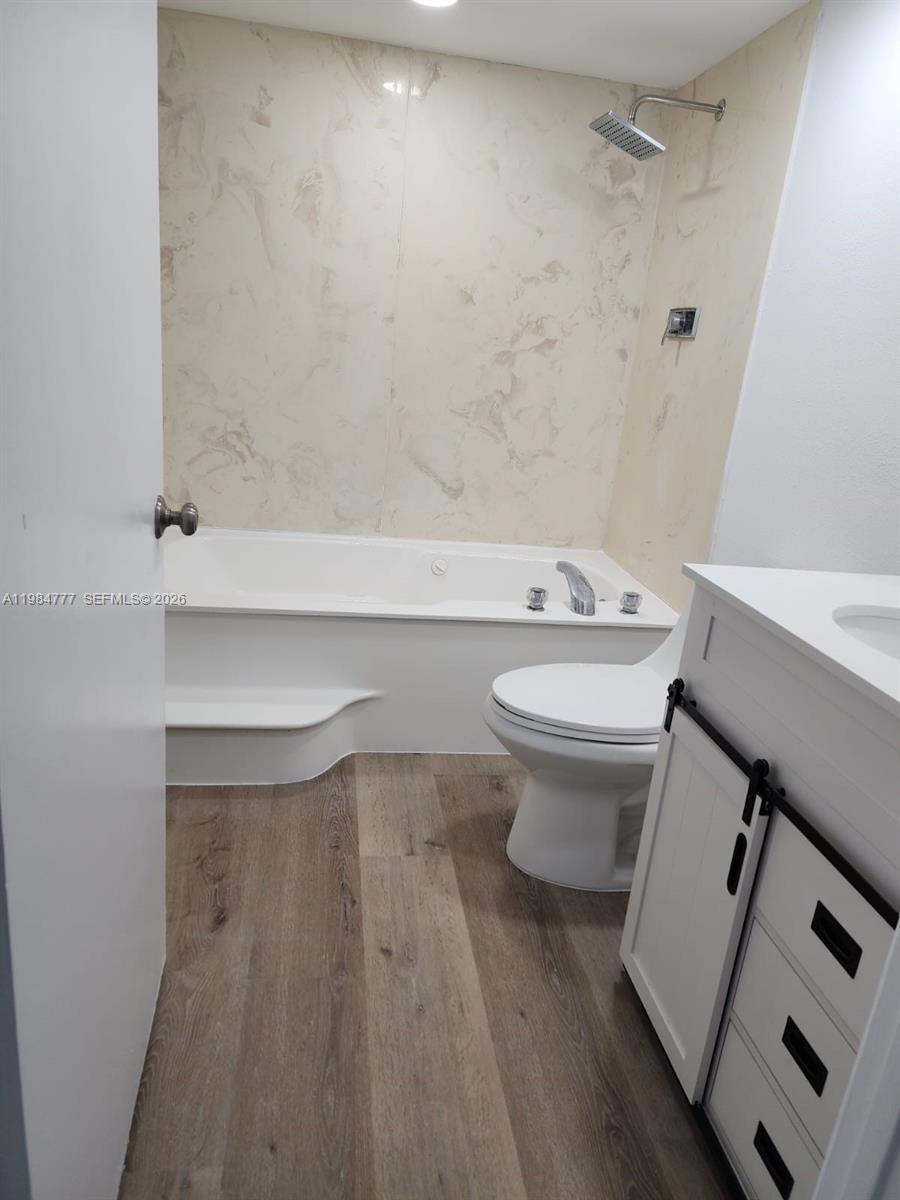 520 Brickell Key Dr #A1517, Miami FL 33131