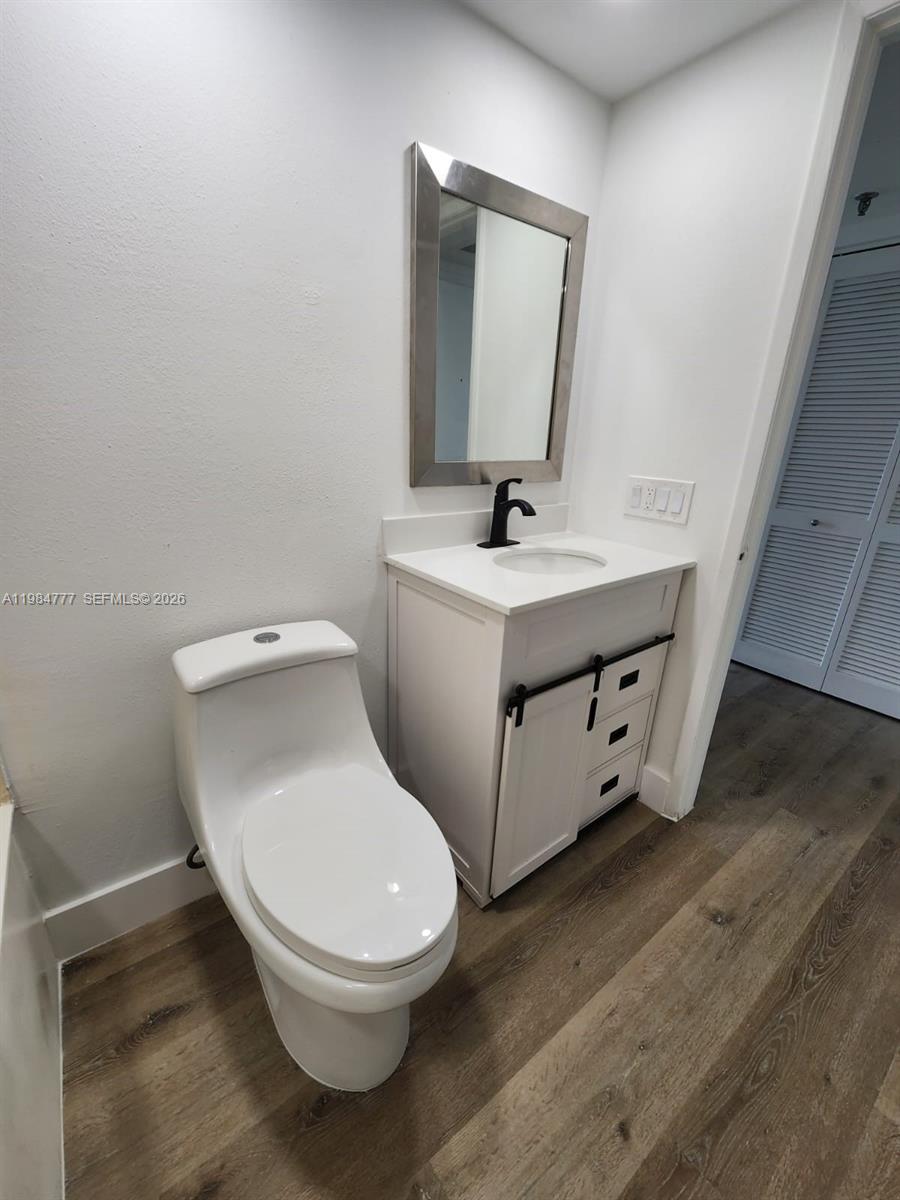 520 Brickell Key Dr #A1517, Miami FL 33131