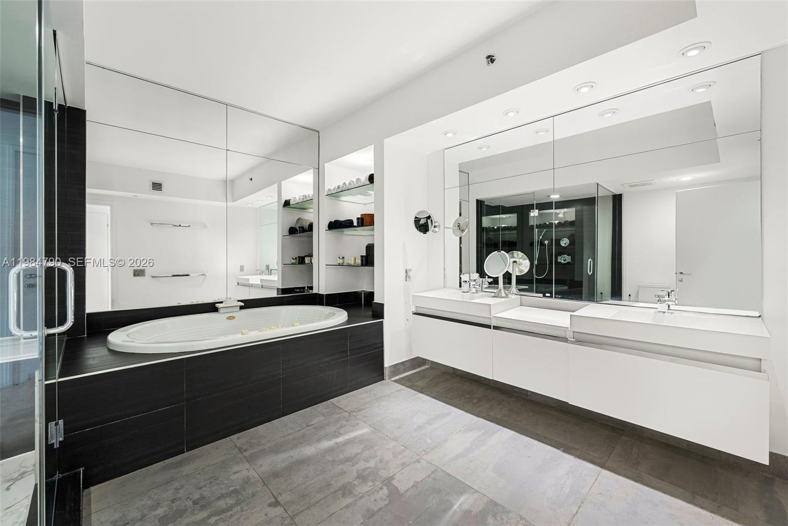 450 Alton Rd #1507, Miami Beach FL 33139