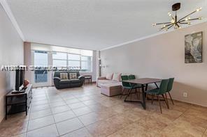 Hollywood FL 33019 - A11984811