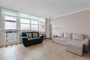 Hollywood FL 33019 - A11984811