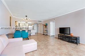 Hollywood FL 33019 - A11984811