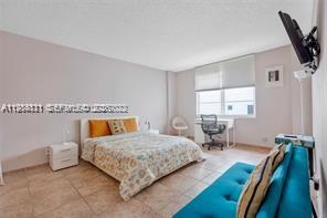 Hollywood FL 33019 - A11984811