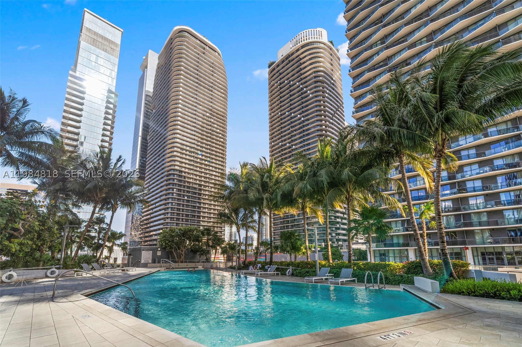 88 SW 7th St #809, Miami FL 33130