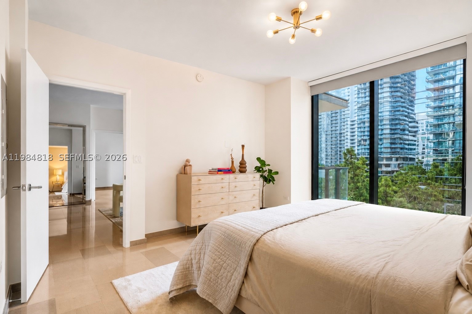 88 SW 7th St #809, Miami FL 33130