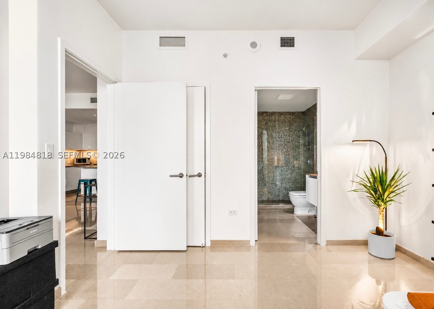 88 SW 7th St #809, Miami FL 33130