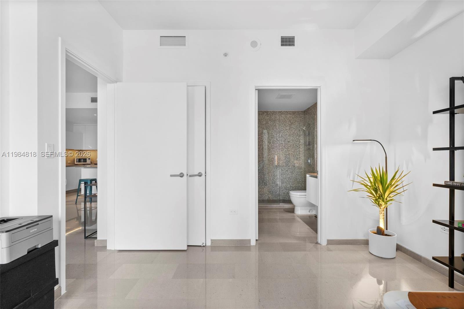 88 SW 7th St #809, Miami FL 33130