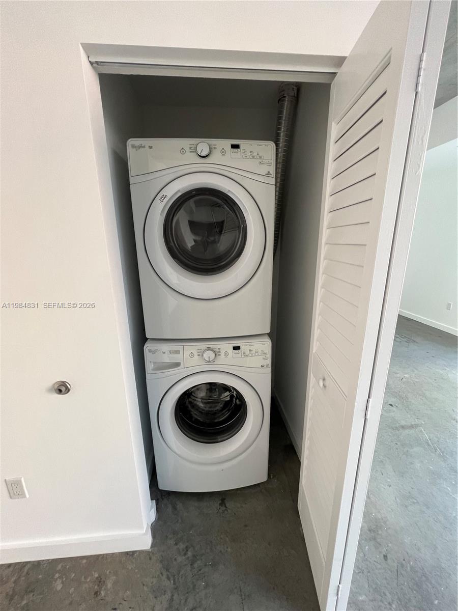 151 SE 1st St #706, Miami FL 33131