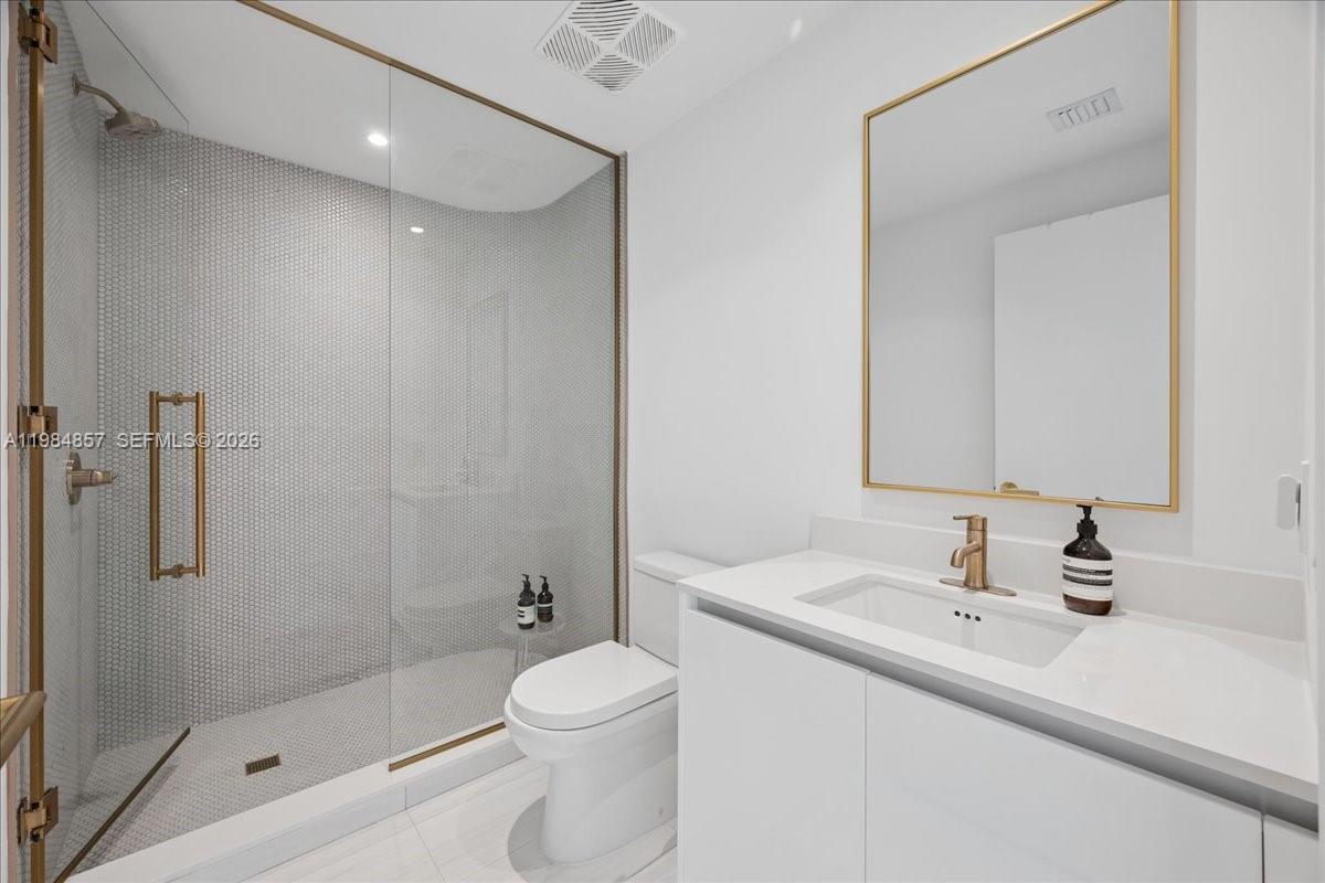 2678 Tigertail Ave #501, Miami FL 33133