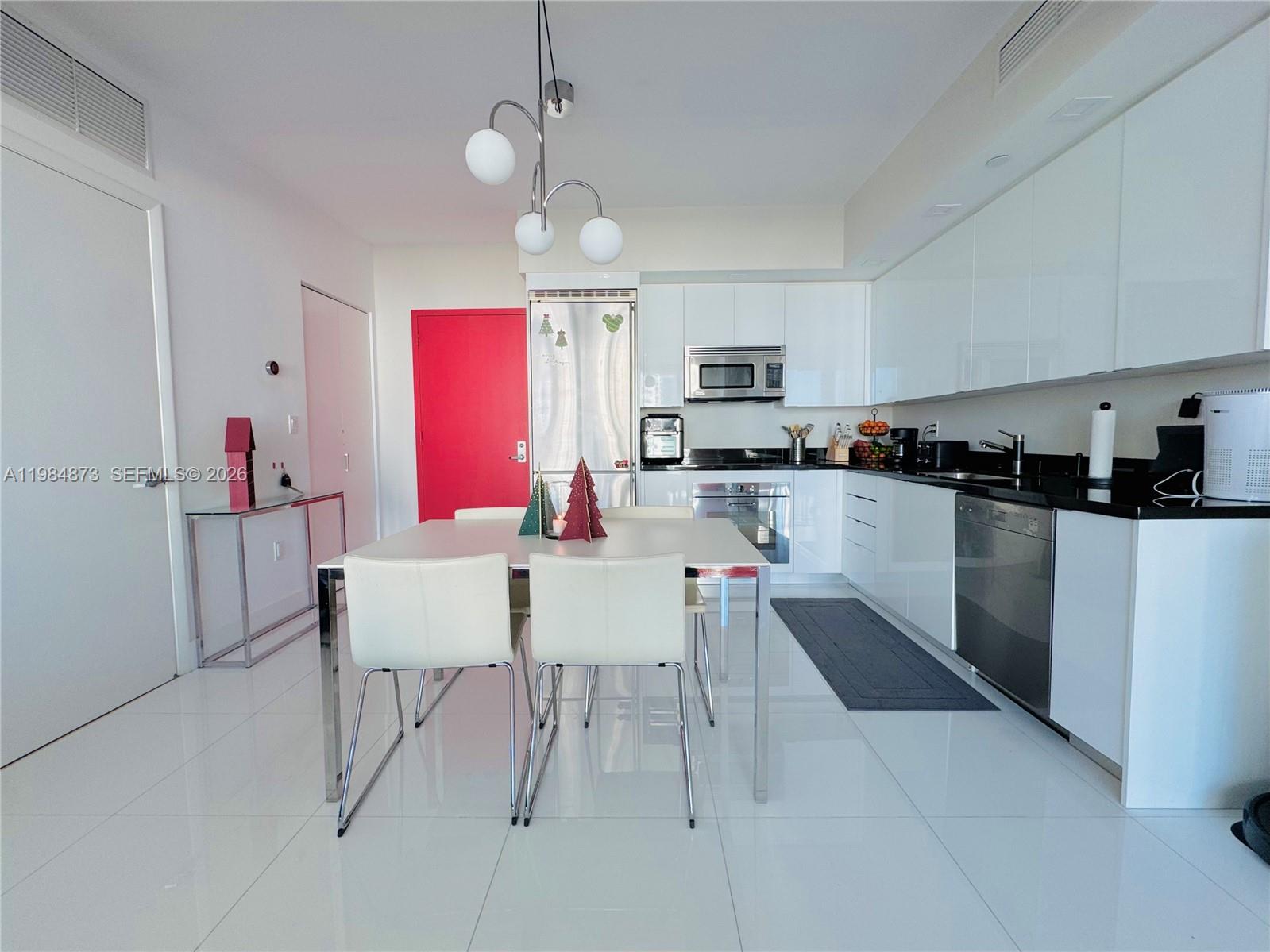 92 SW 3rd St #2112, Miami FL 33130
