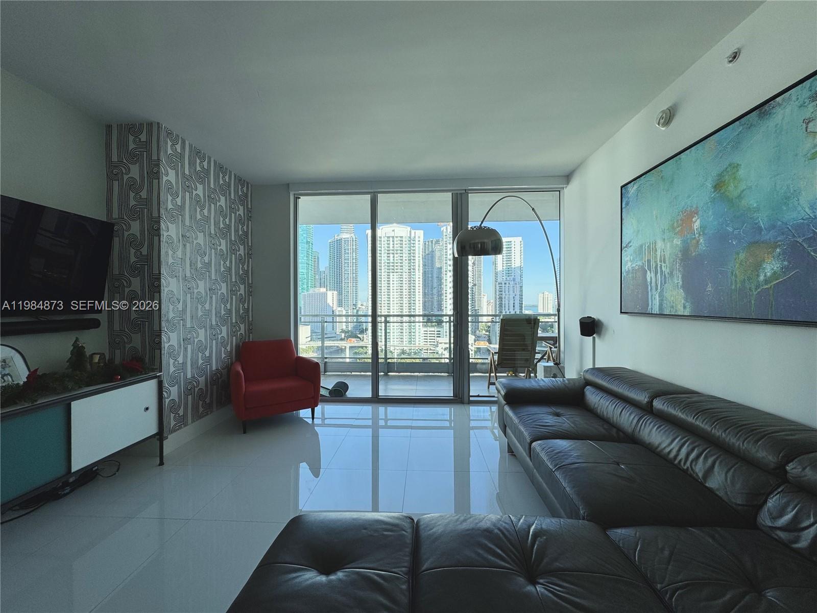 92 SW 3rd St #2112, Miami FL 33130