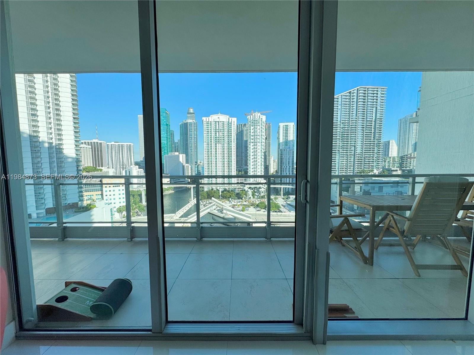 92 SW 3rd St #2112, Miami FL 33130