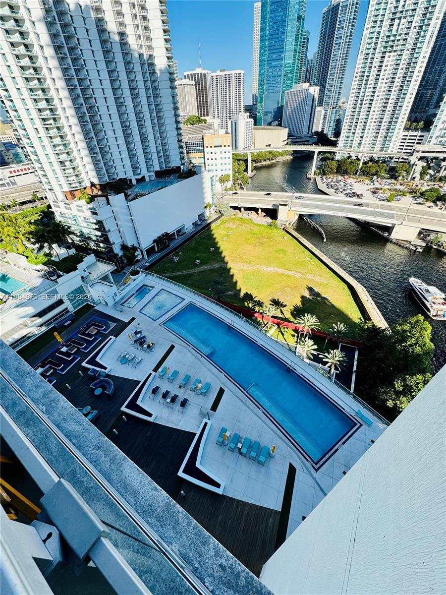 92 SW 3rd St #2112, Miami FL 33130