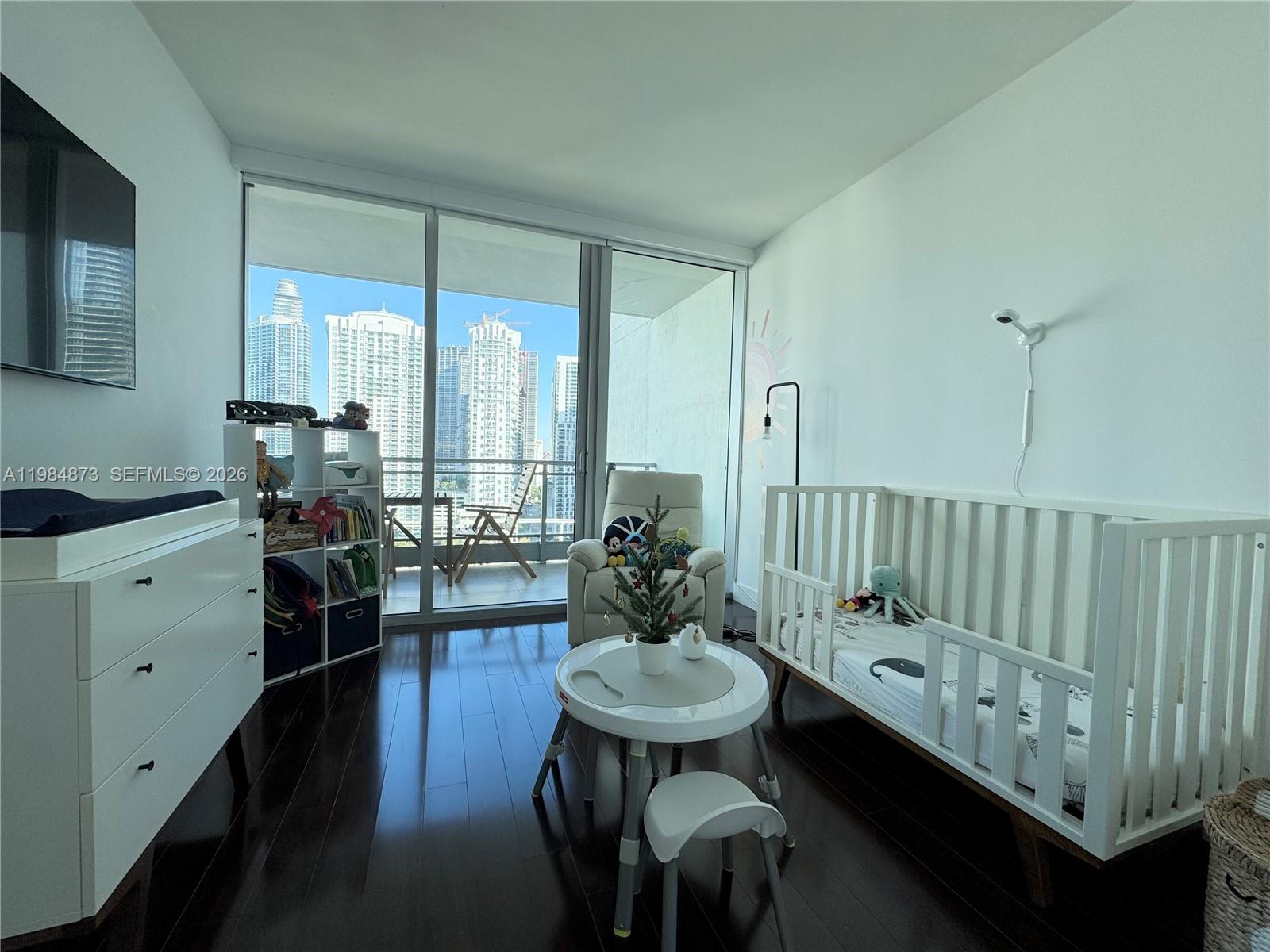 92 SW 3rd St #2112, Miami FL 33130