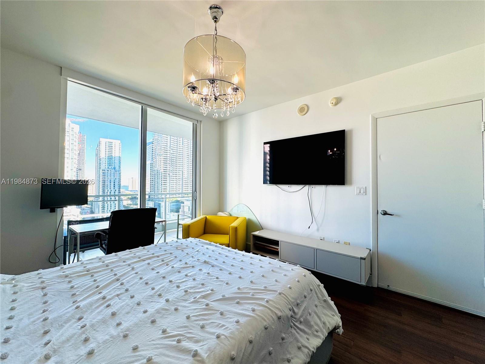 92 SW 3rd St #2112, Miami FL 33130