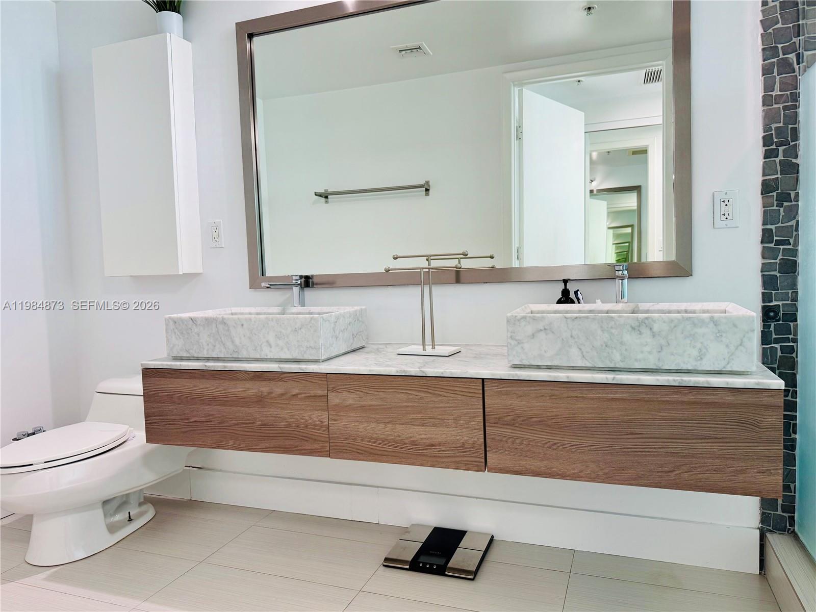92 SW 3rd St #2112, Miami FL 33130