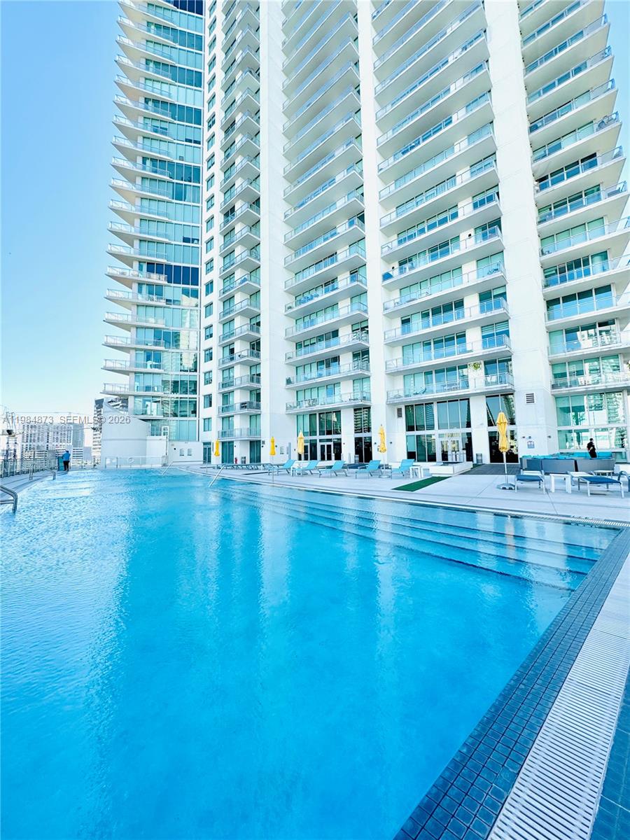 92 SW 3rd St #2112, Miami FL 33130