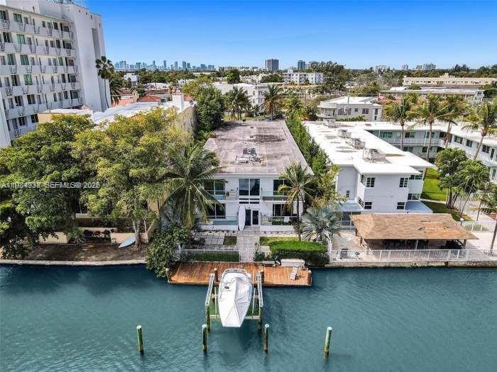 7171 Bay Dr #5, Miami Beach FL 33141