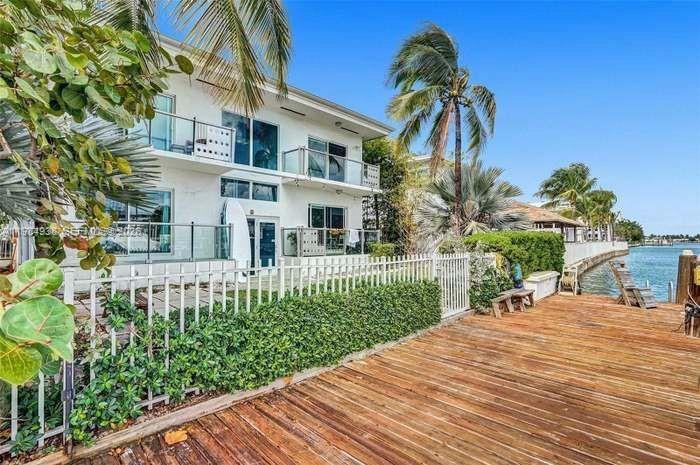 7171 Bay Dr #5, Miami Beach FL 33141