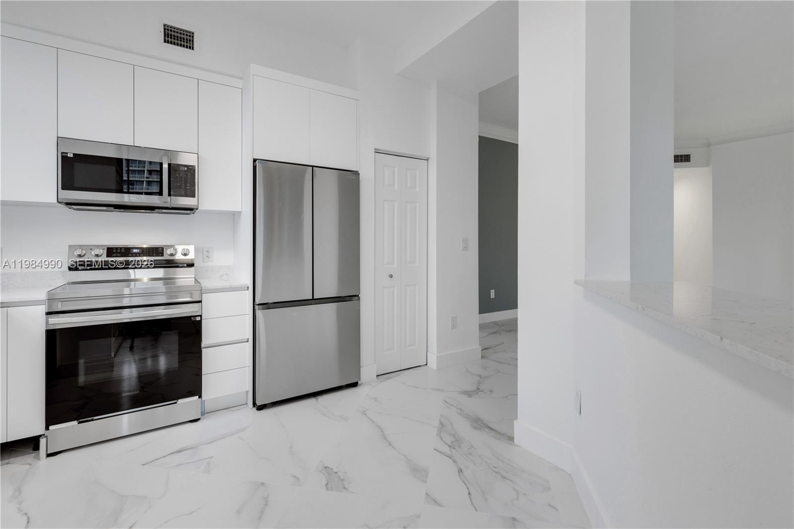 3001 NE 185th St #317, Aventura FL 33180