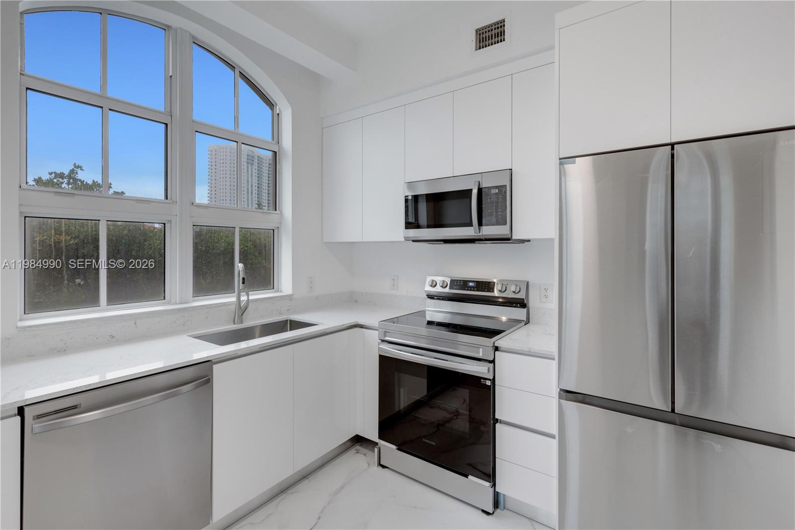 3001 NE 185th St #317, Aventura FL 33180