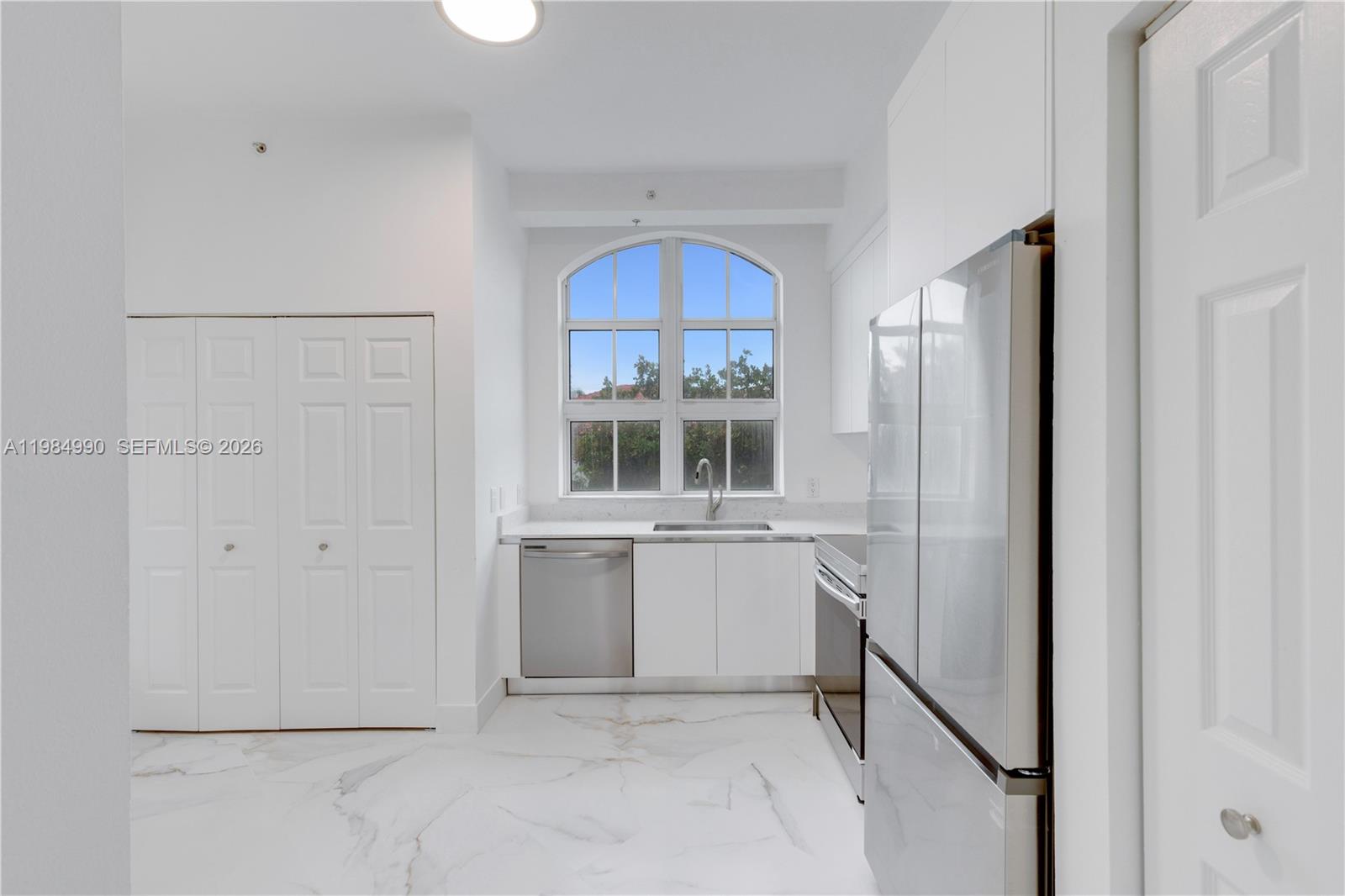3001 NE 185th St #317, Aventura FL 33180