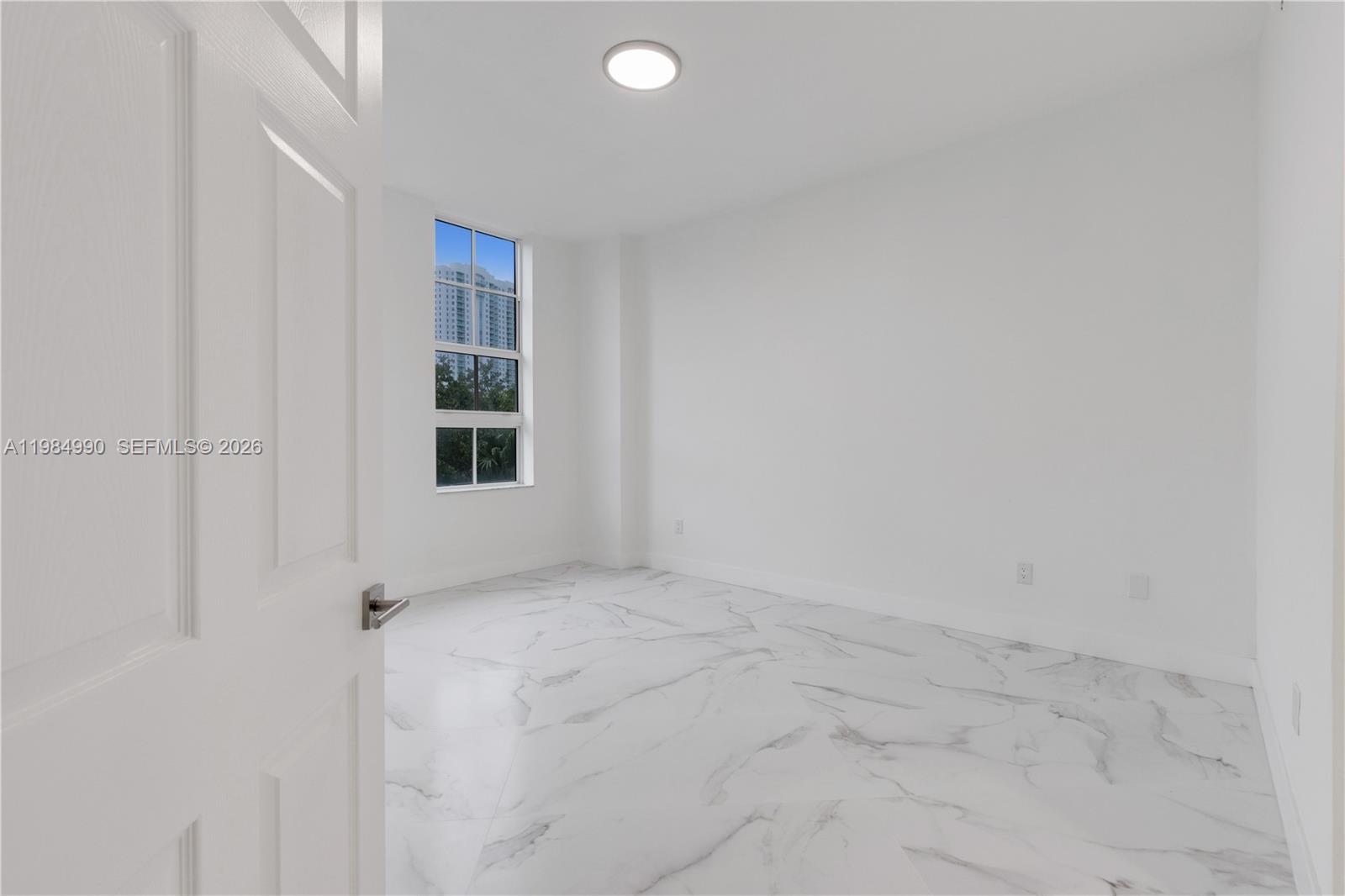 3001 NE 185th St #317, Aventura FL 33180