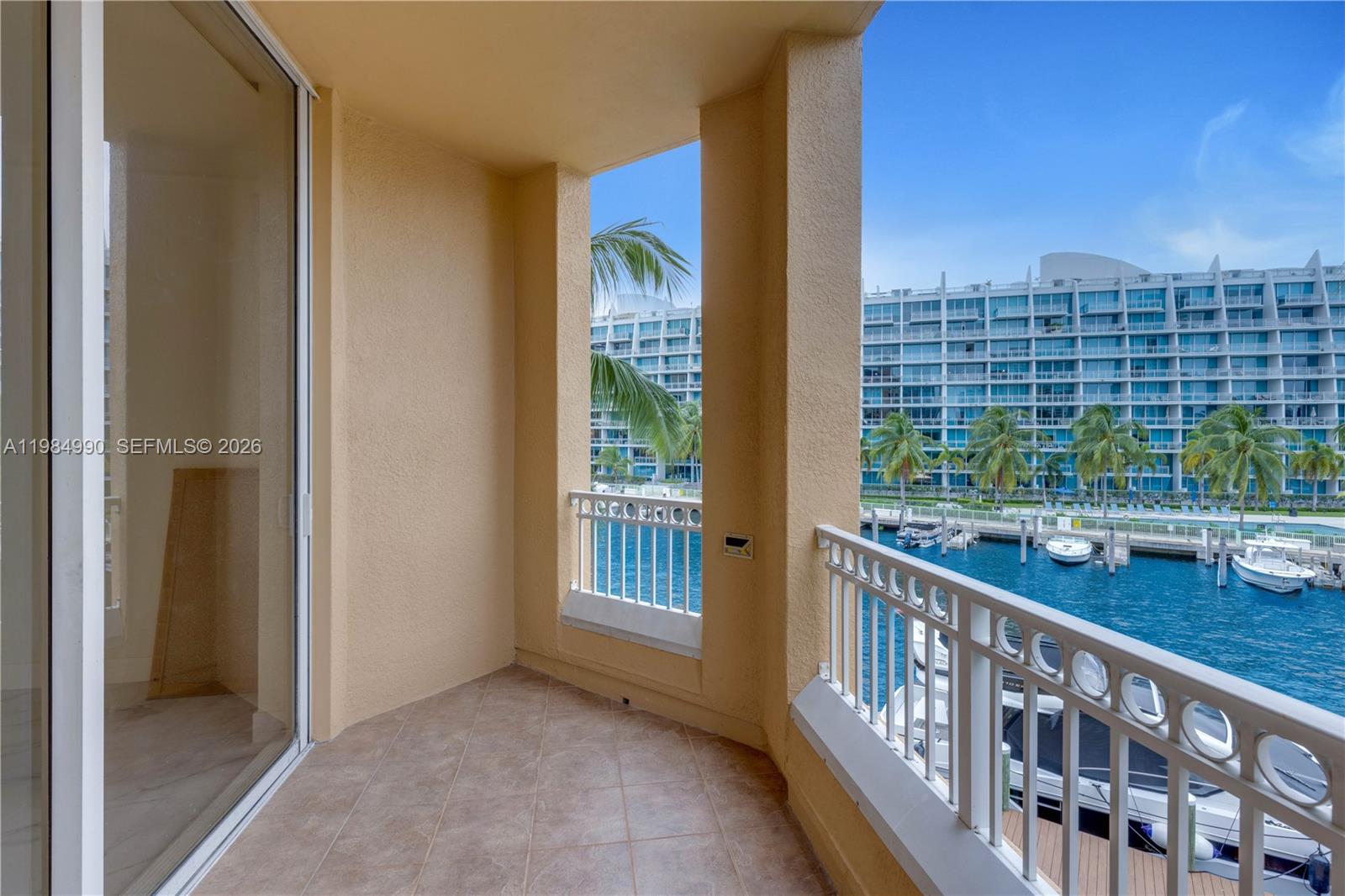 3001 NE 185th St #317, Aventura FL 33180