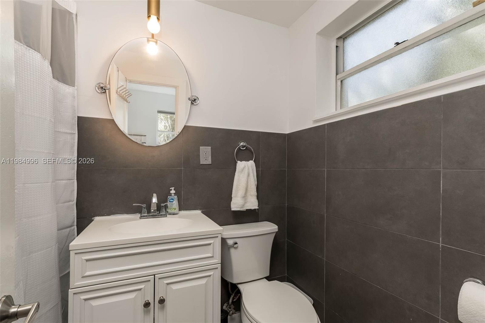 1275 Marseille Dr #35, Miami Beach FL 33141