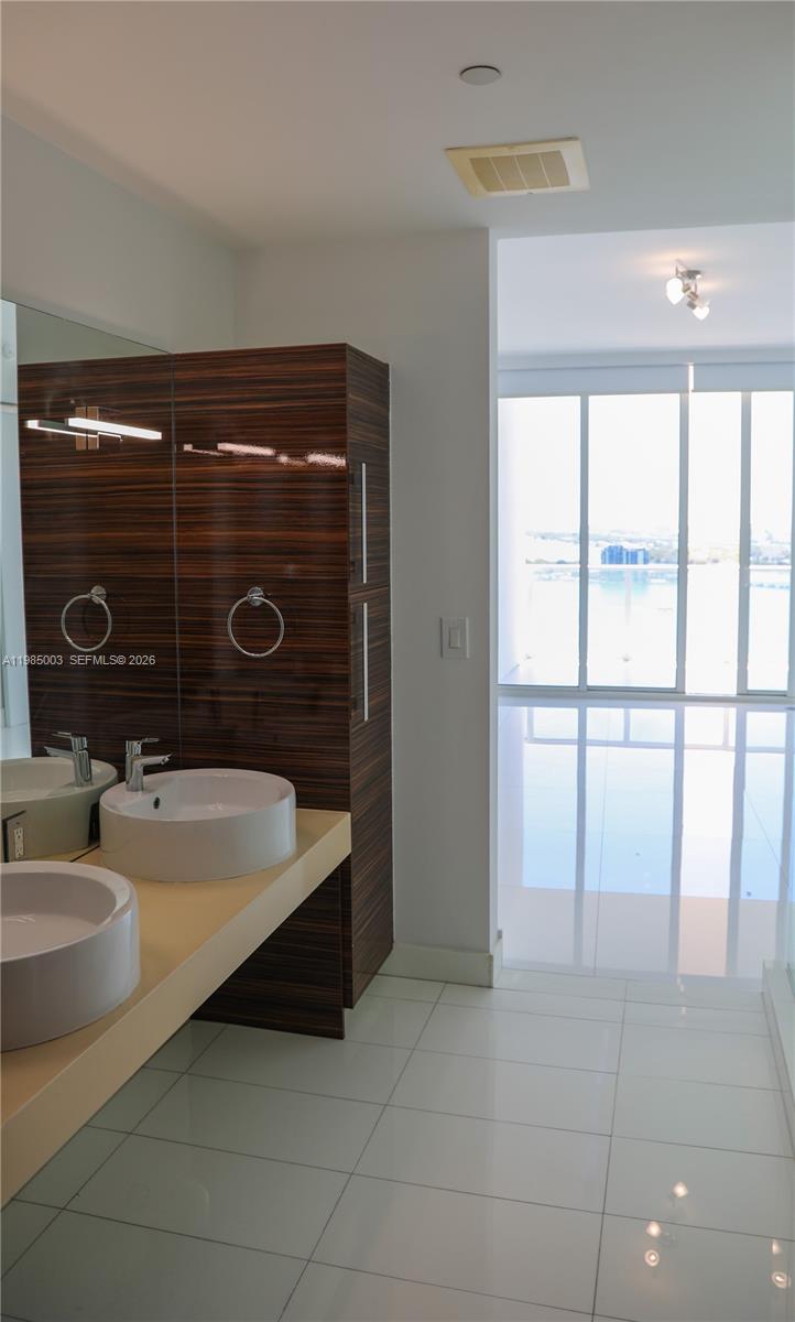 2020 N Bayshore Dr #2204, Miami FL 33137