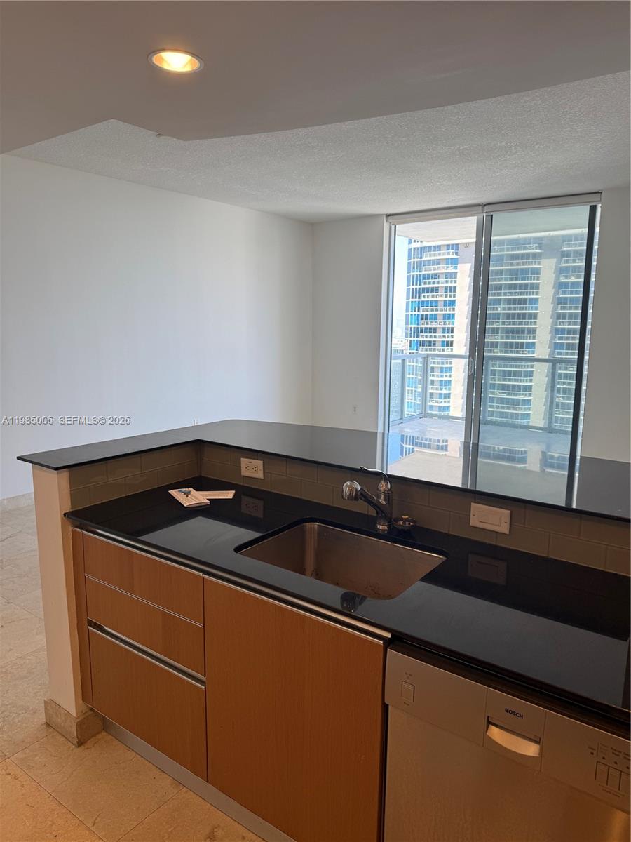 1060 Brickell Ave #4005, Miami FL 33131