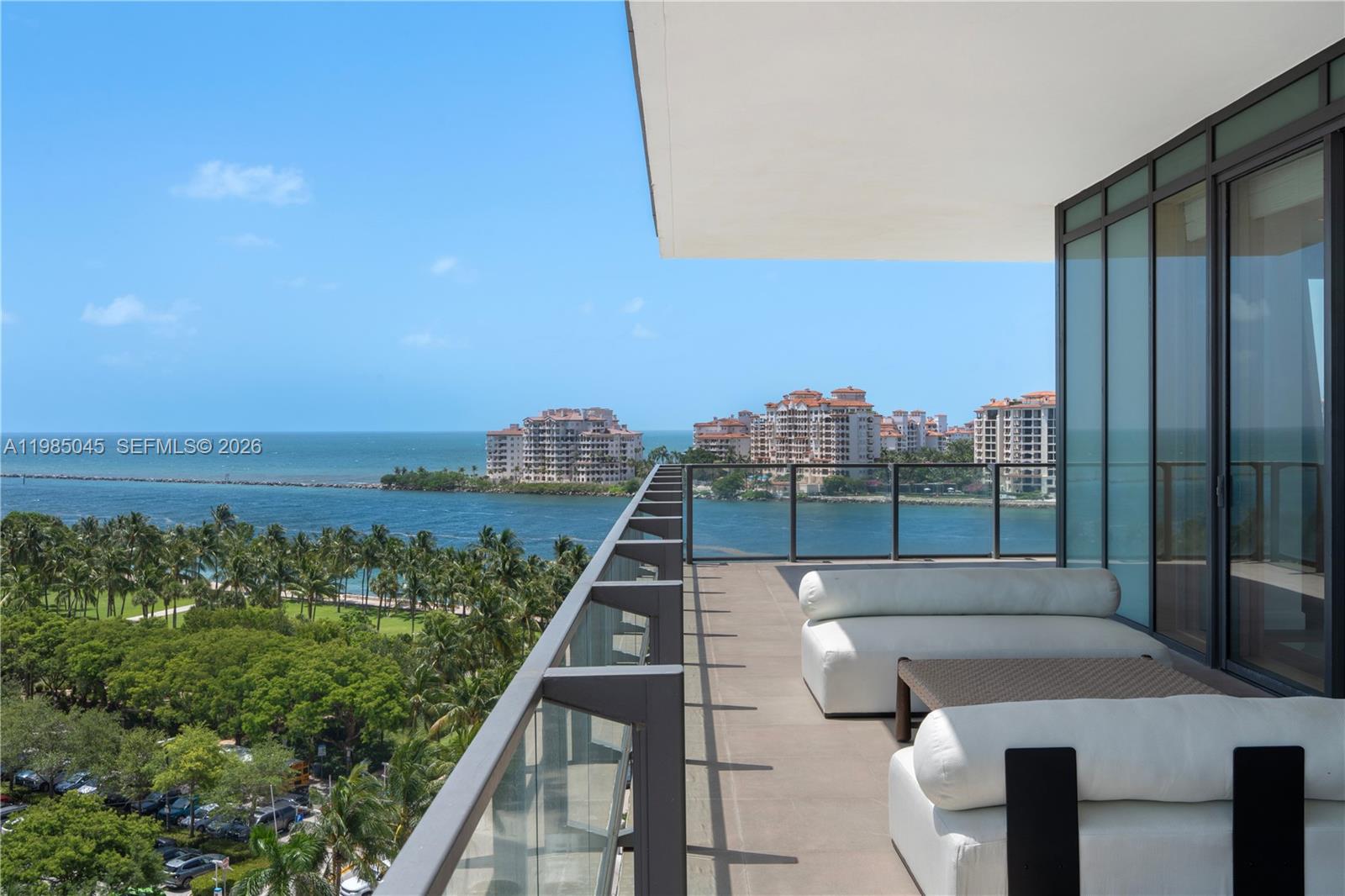 800 S Pointe Dr #901, Miami Beach FL 33139
