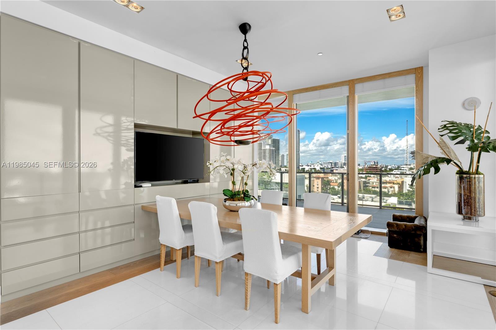 800 S Pointe Dr #901, Miami Beach FL 33139