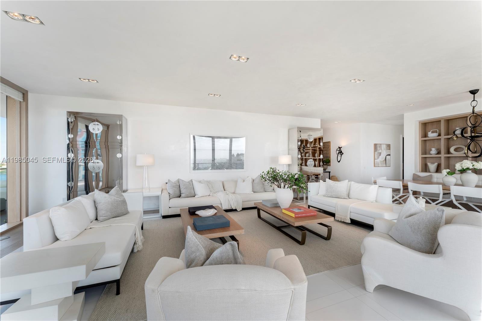 800 S Pointe Dr #901, Miami Beach FL 33139