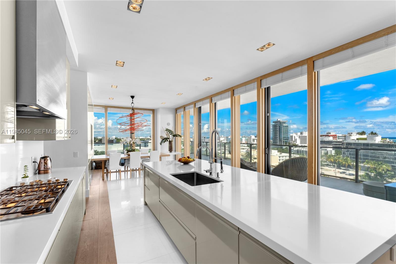 800 S Pointe Dr #901, Miami Beach FL 33139
