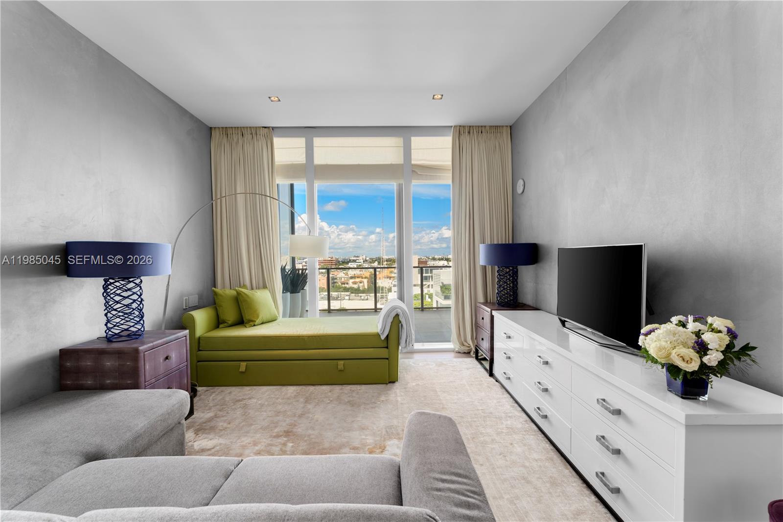 800 S Pointe Dr #901, Miami Beach FL 33139