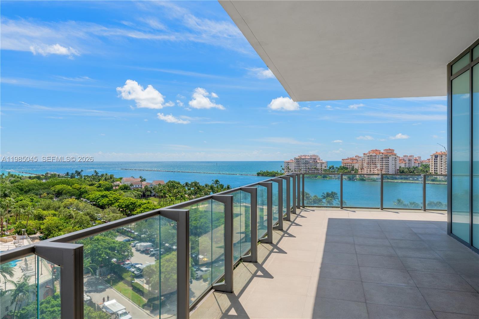 800 S Pointe Dr #901, Miami Beach FL 33139